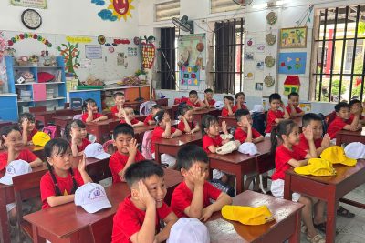 Hoạt động trải nghiệm thăm quan trường Tiểu học Rạng Đông.